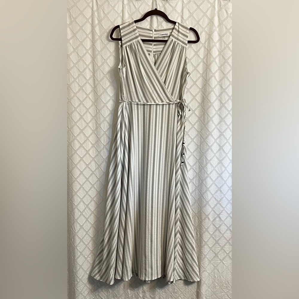 Calvin Klein gray & white dress, size 10, only worn once, like new condition